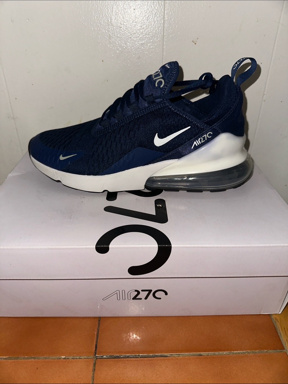Nike Air Max 270 Men's Sneakers - Navy Blue & White Size 8M and 9.5W